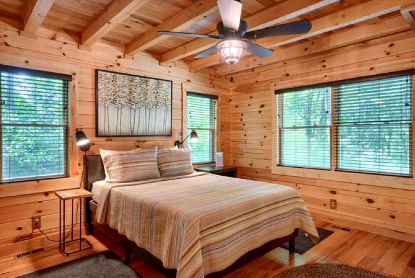 Glorious Getaways to Nature in this Fully-Equipped Cabin in Logan, OH