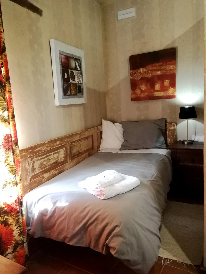 Intimate Cozy Cottage with Outdoor Pool in Spain