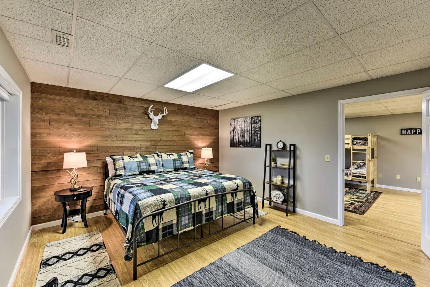 Inviting Cabin with Salt-Water Hot Tub in the Heart of the Smokies, for Glamping in North Carolina