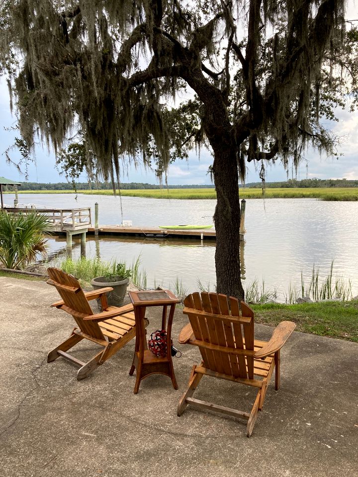 Romantic Cottage with a Beautiful Dock for Peace and Quiet Near Historic St. Catherine's and Ossabaw Island Beaches, Georgia (A Boat Ride Away!)