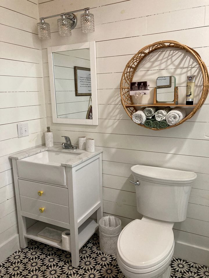 Romantic Cottage with a Beautiful Dock for Peace and Quiet Near Historic St. Catherine's and Ossabaw Island Beaches, Georgia (A Boat Ride Away!)