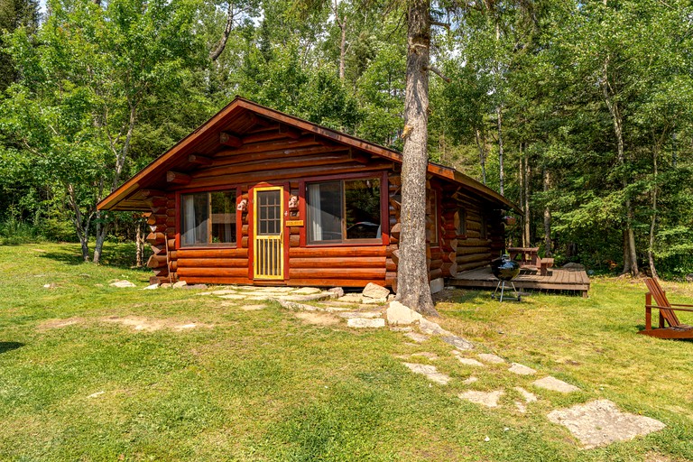 Ely Pet-Friendly Cabin Rental for Memorable Lakeside Vacations in Minnesota