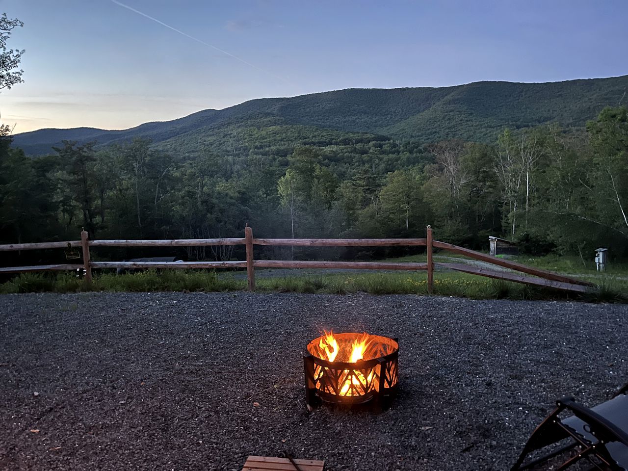 Pet-Friendly Bell Tent with Views of Taconic Mountains for a Great Escape in Nature in Petersburg, New York