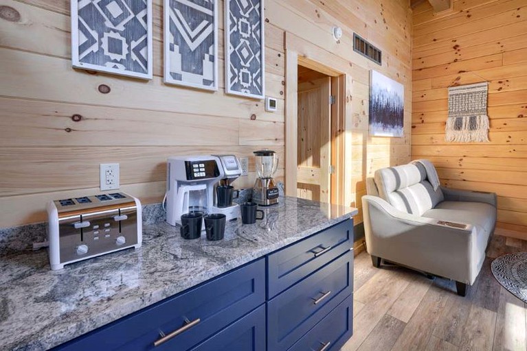 Cabins (United States of America, Logan, Ohio)