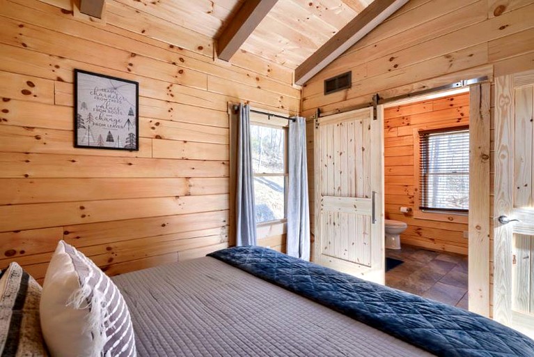 Cabins (United States of America, Logan, Ohio)