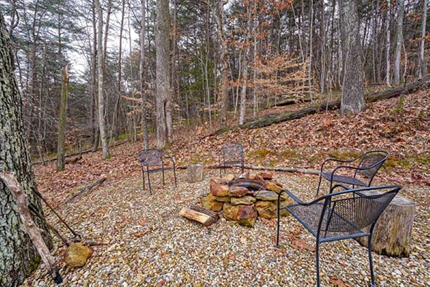 Rustic Log Cabin Escape in Logan, Ohio, with Hot Tub and Infrared Sauna