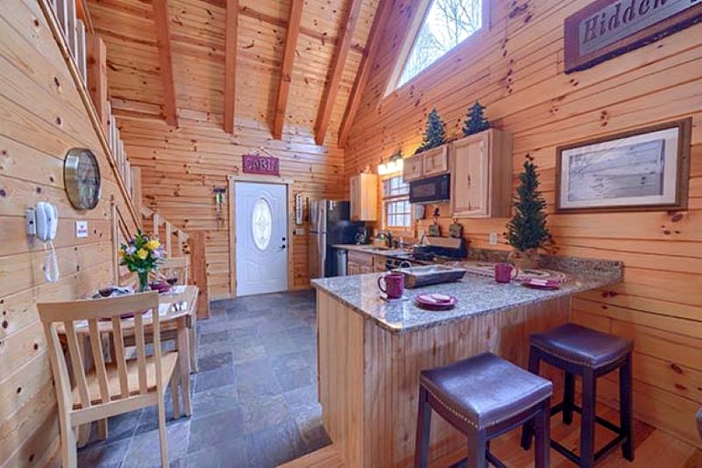 Cabins (United States of America, Logan, Ohio)