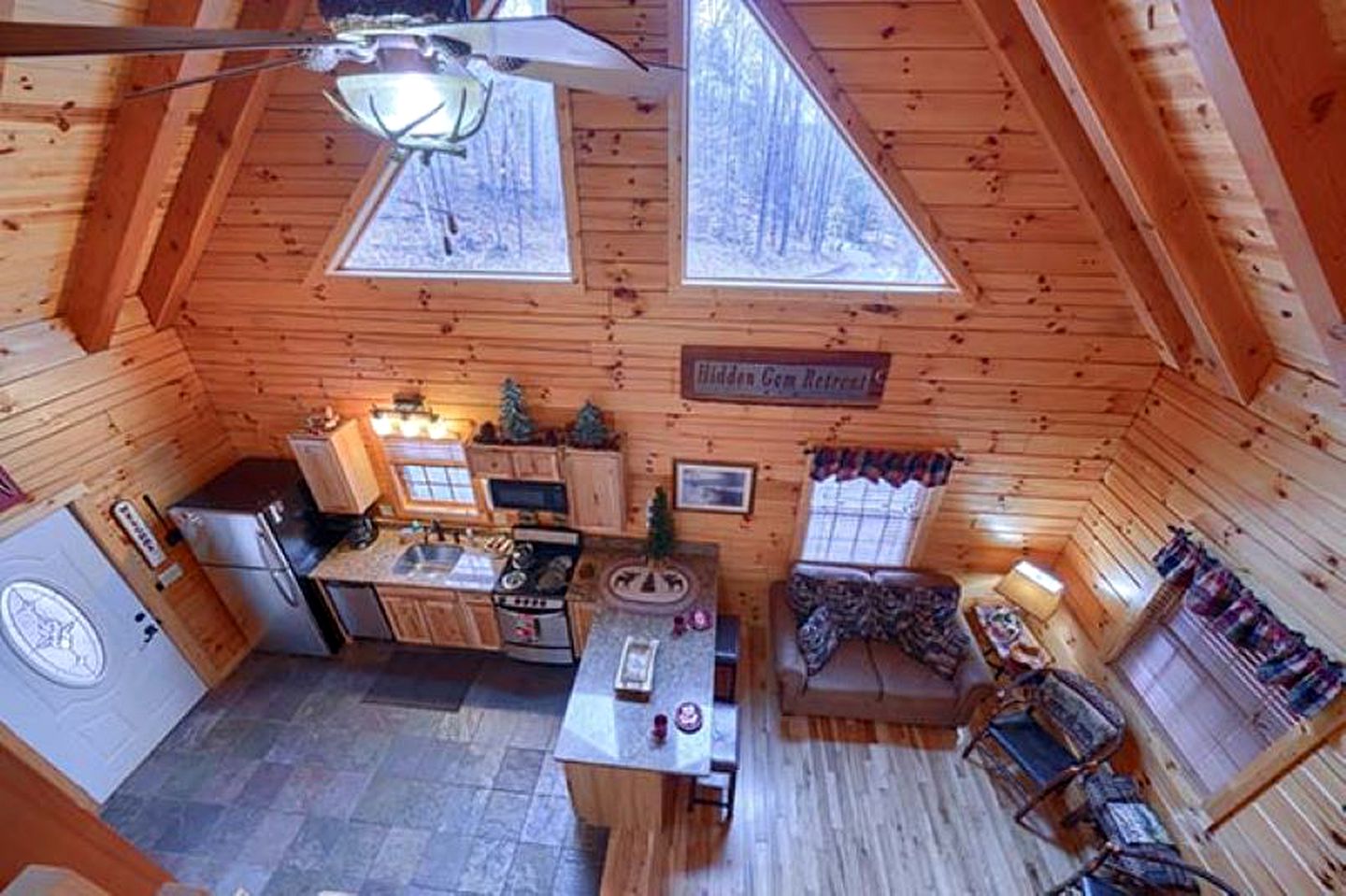 Rustic Log Cabin Escape in Logan, Ohio, with Hot Tub and Infrared Sauna