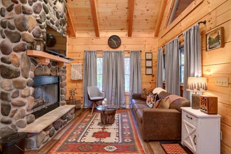 Cabins (United States of America, Logan, Ohio)