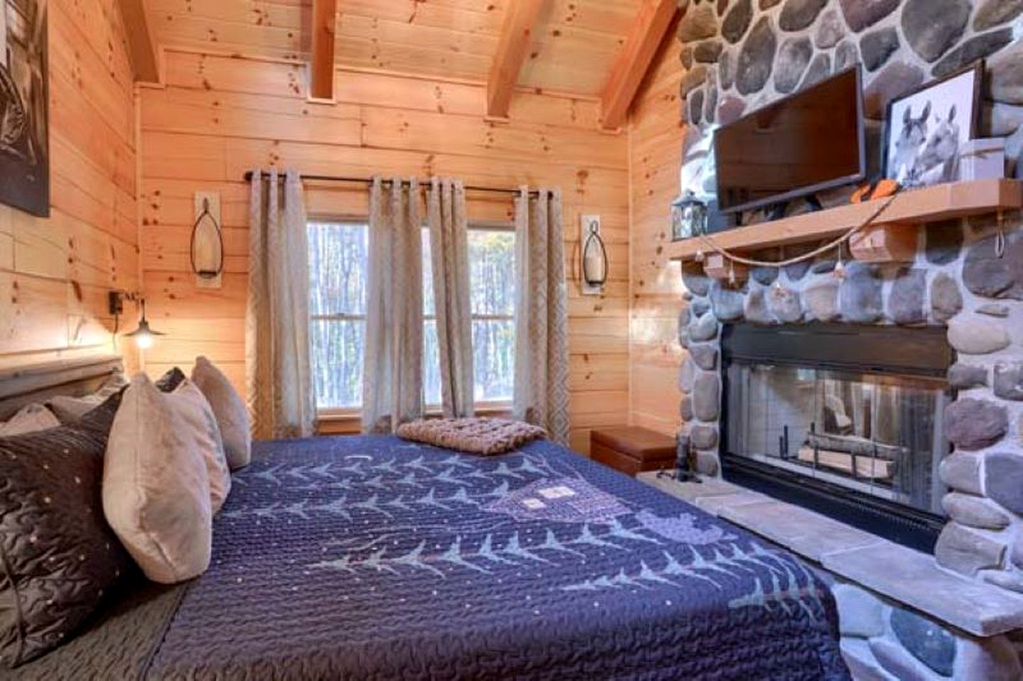 Romantic Getaways to this Rustic Cabin Rental with Stone Fireplace in Logan, Ohio