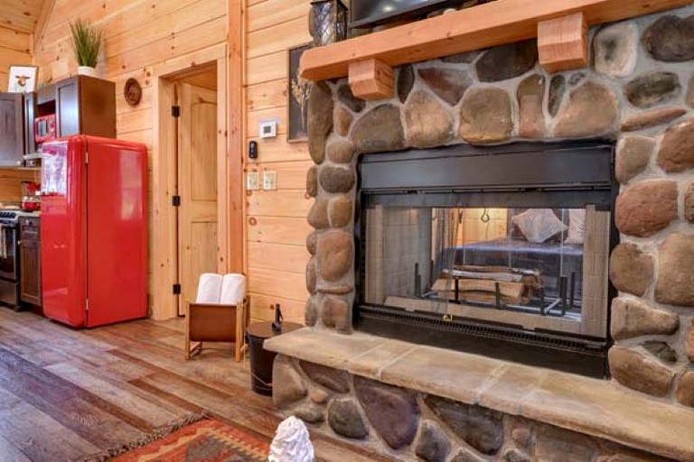 Cabins (United States of America, Logan, Ohio)