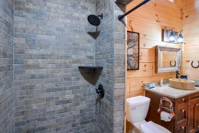 Cabins (United States of America, Logan, Ohio)