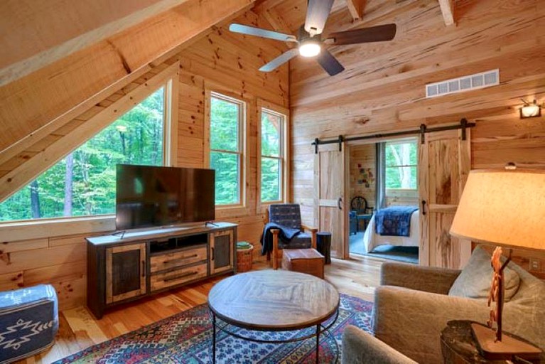 Cabins (United States of America, Logan, Ohio)