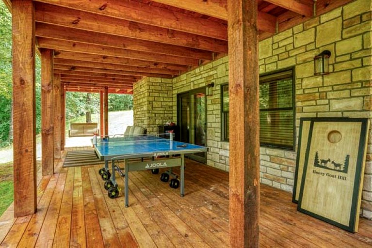 Cabins (United States of America, Logan, Ohio)