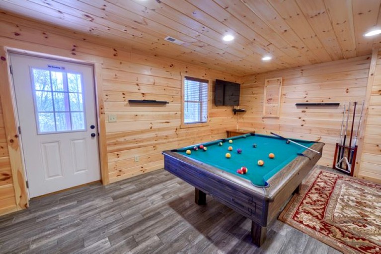Cabins (United States of America, Logan, Ohio)