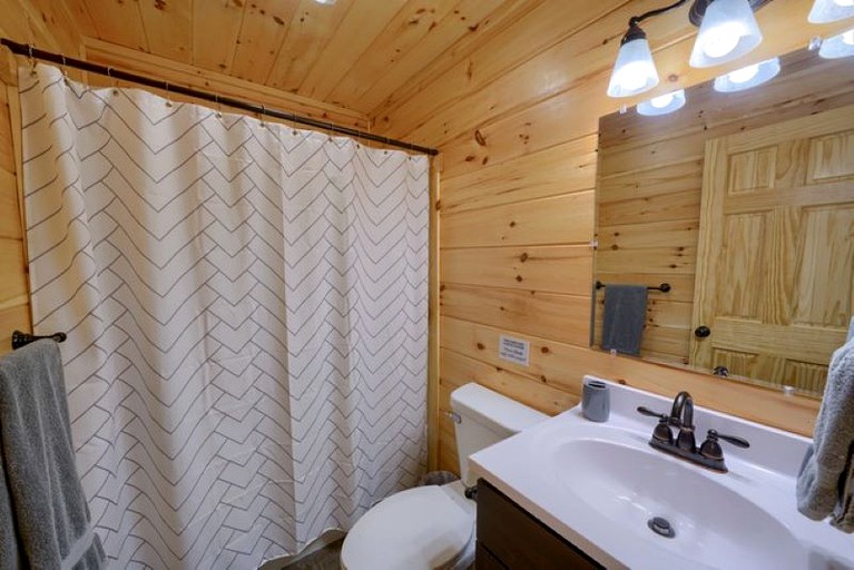 Cabins (United States of America, Logan, Ohio)