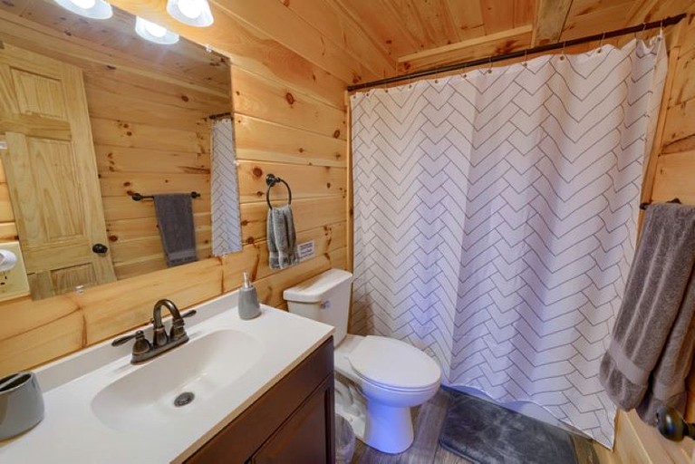 Cabins (United States of America, Logan, Ohio)