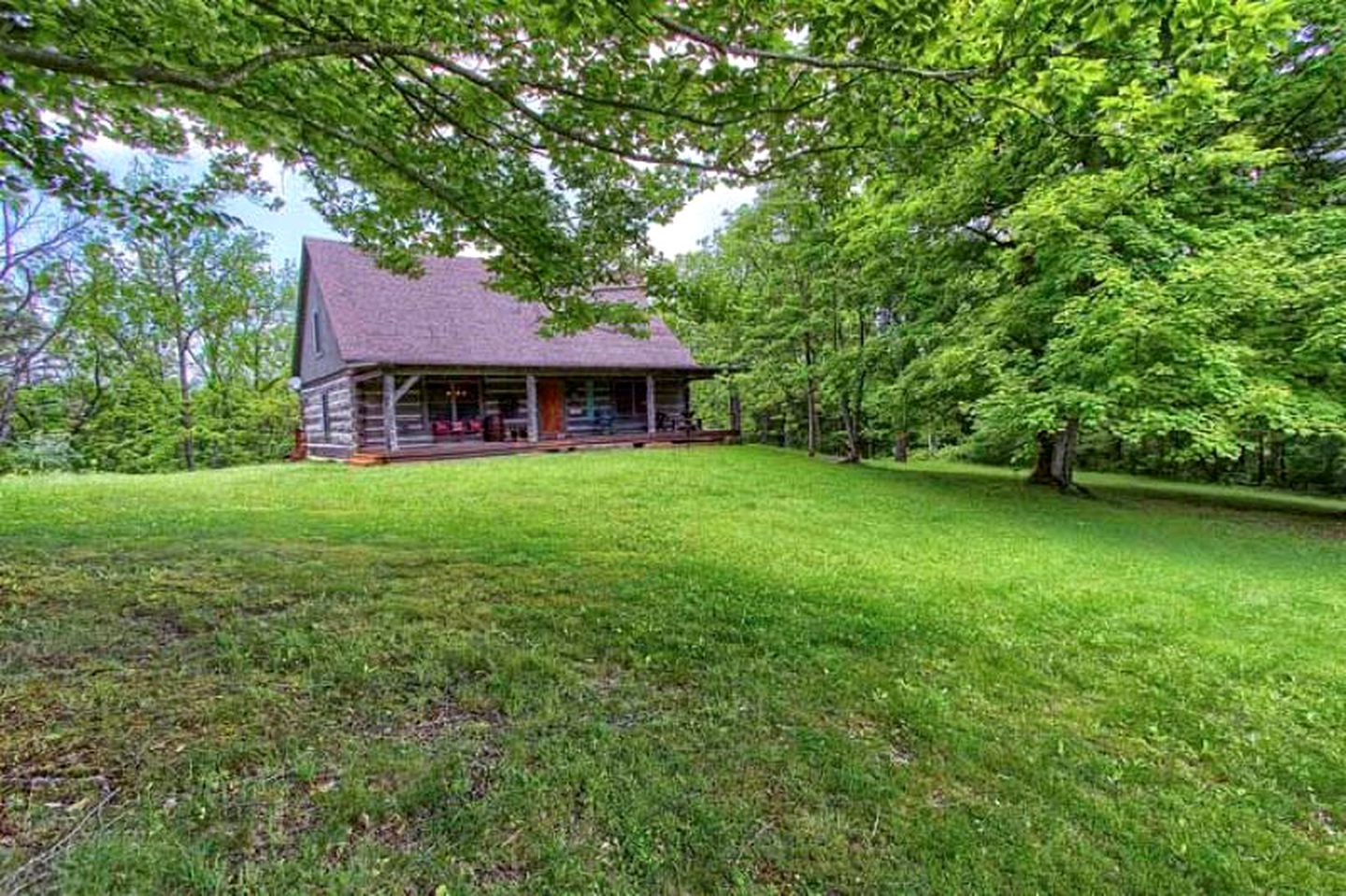 Rustic Log Cabin Rental in Logan, Ohio, for Dreamy Glamping Stays in Hocking Hills