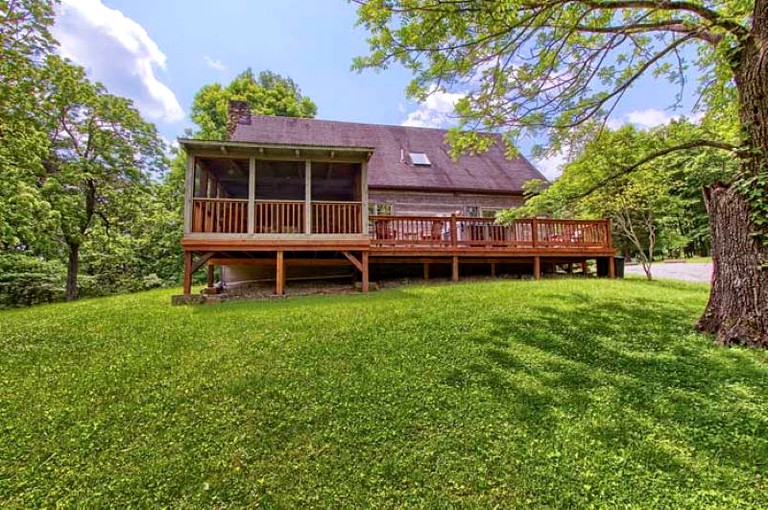 Cabins (United States of America, Logan, Ohio)