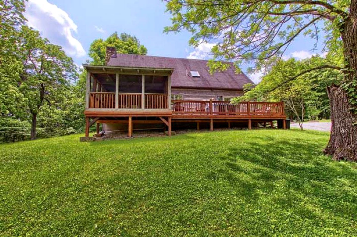Rustic Log Cabin Rental in Logan, Ohio, for Dreamy Glamping Stays in Hocking Hills