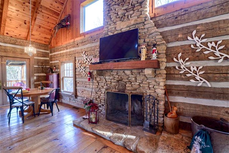 Cabins (United States of America, Logan, Ohio)