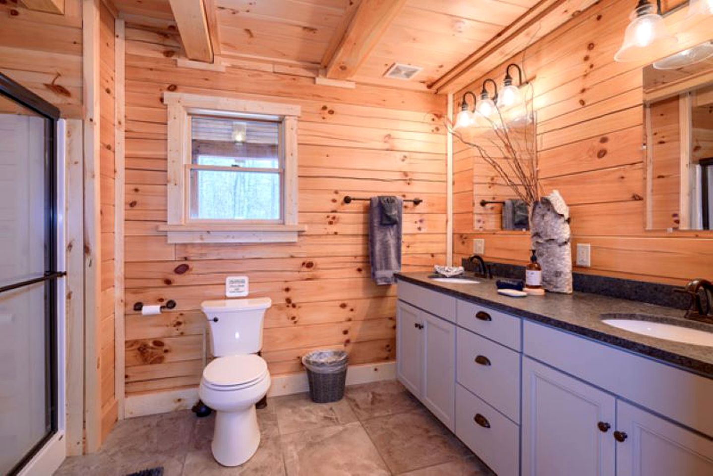 Large Cabin Rental with Games Room and Hot Tub in Logan, Ohio