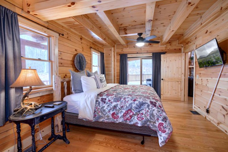 Cabins (United States of America, Logan, Ohio)