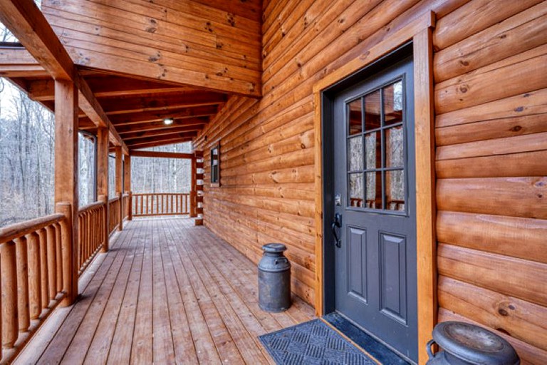 Cabins (United States of America, Logan, Ohio)