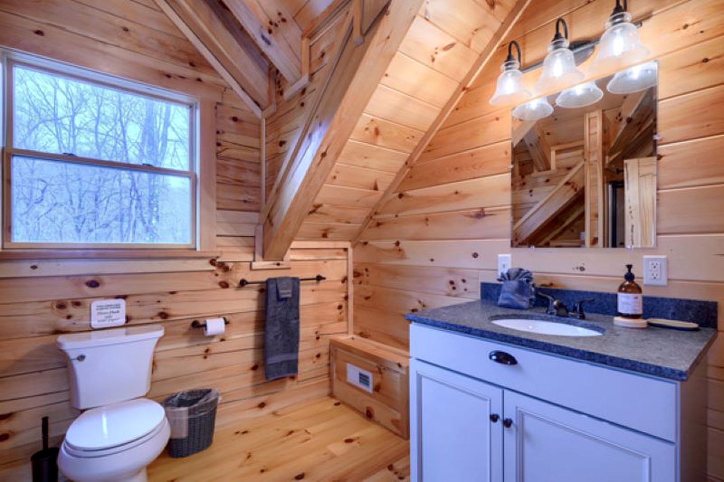 Large Cabin Rental with Games Room and Hot Tub in Logan, Ohio
