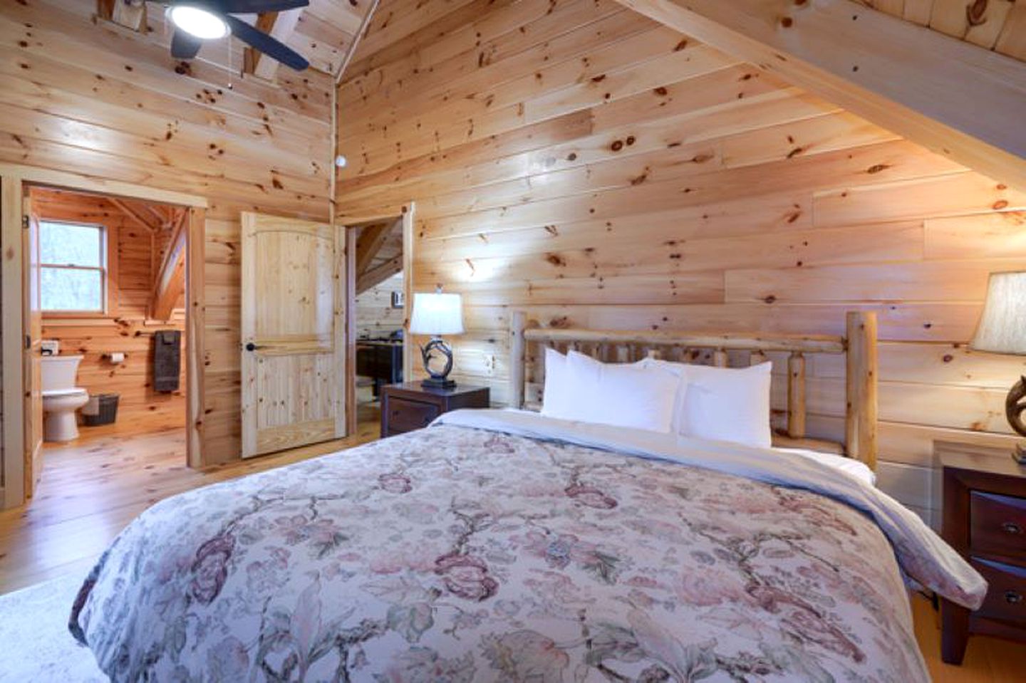 Large Cabin Rental with Games Room and Hot Tub in Logan, Ohio