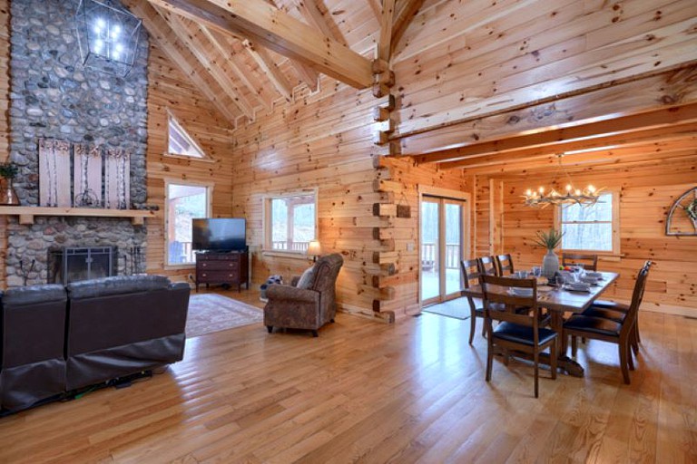 Cabins (United States of America, Logan, Ohio)