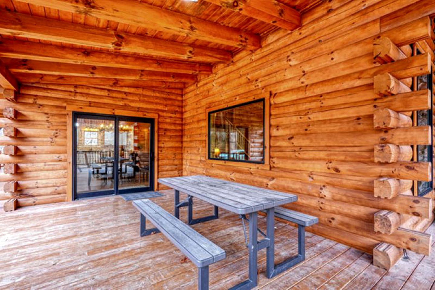 Large Cabin Rental with Games Room and Hot Tub in Logan, Ohio