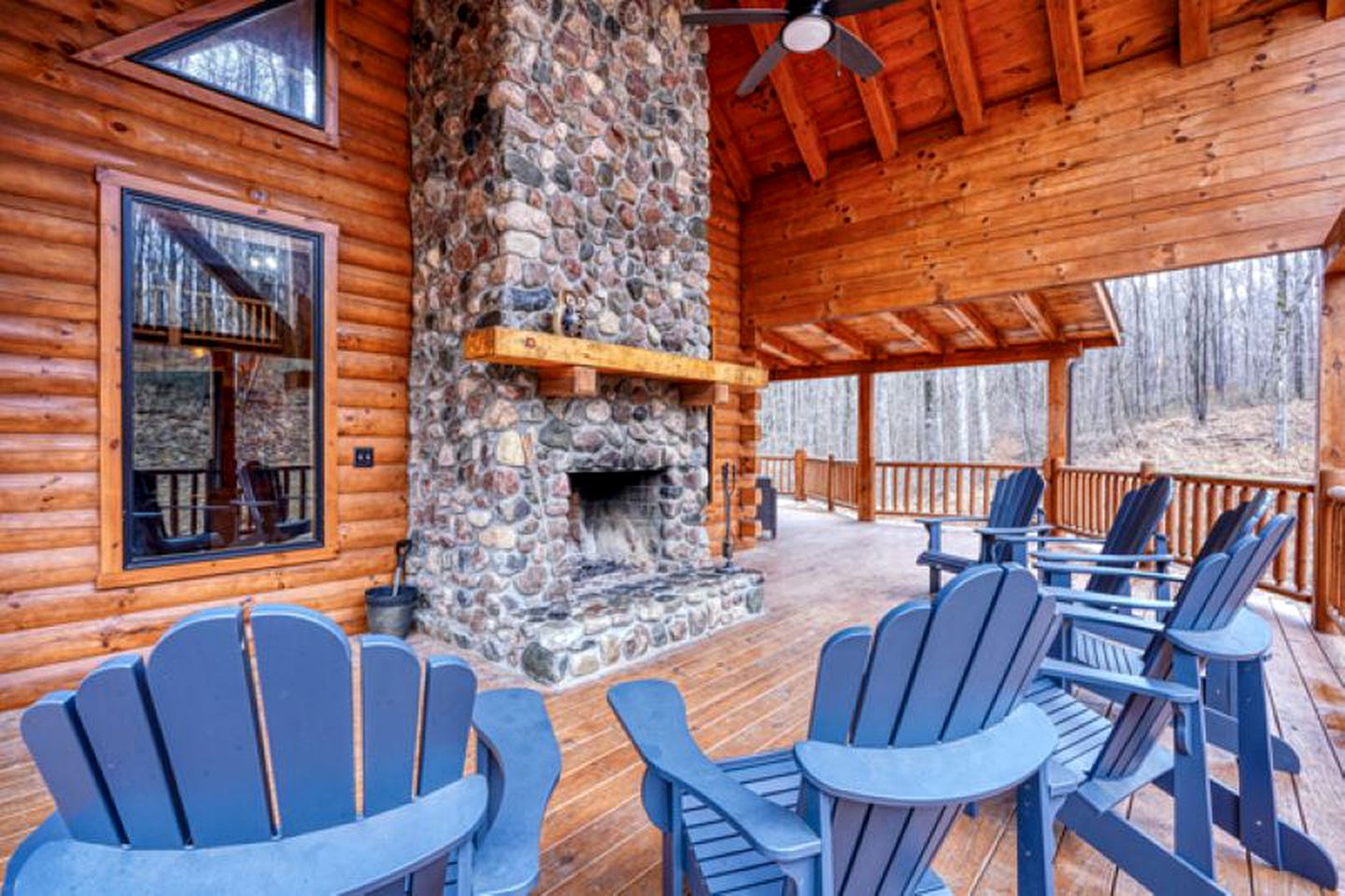 Large Cabin Rental with Games Room and Hot Tub in Logan, Ohio