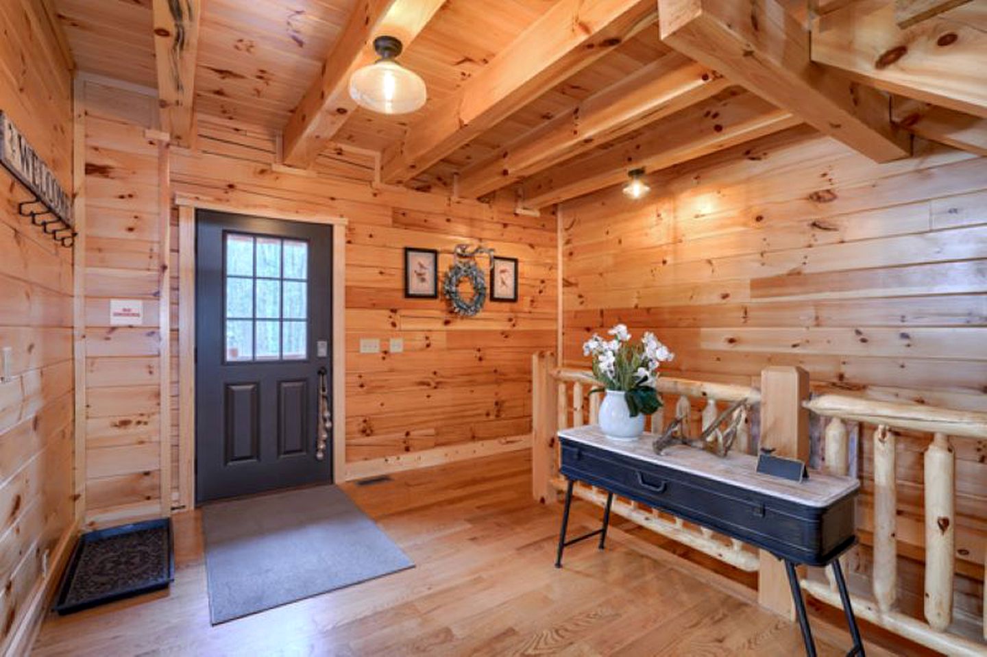Large Cabin Rental with Games Room and Hot Tub in Logan, Ohio