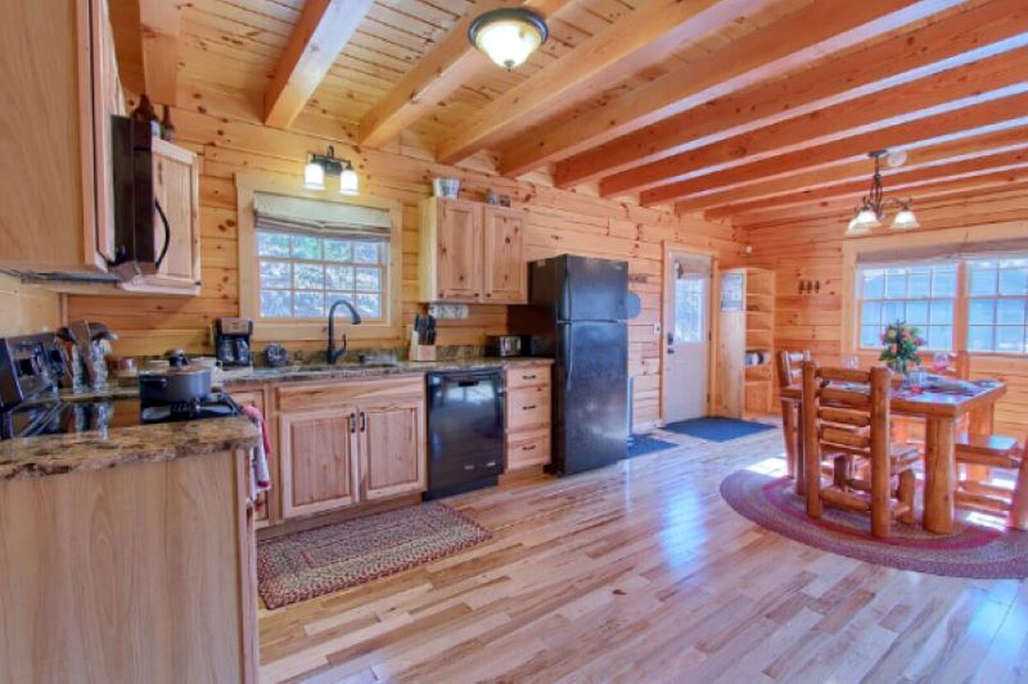 Beautiful Cabin Retreat near Hocking Hills, For Peaceful Getaways in Ohio