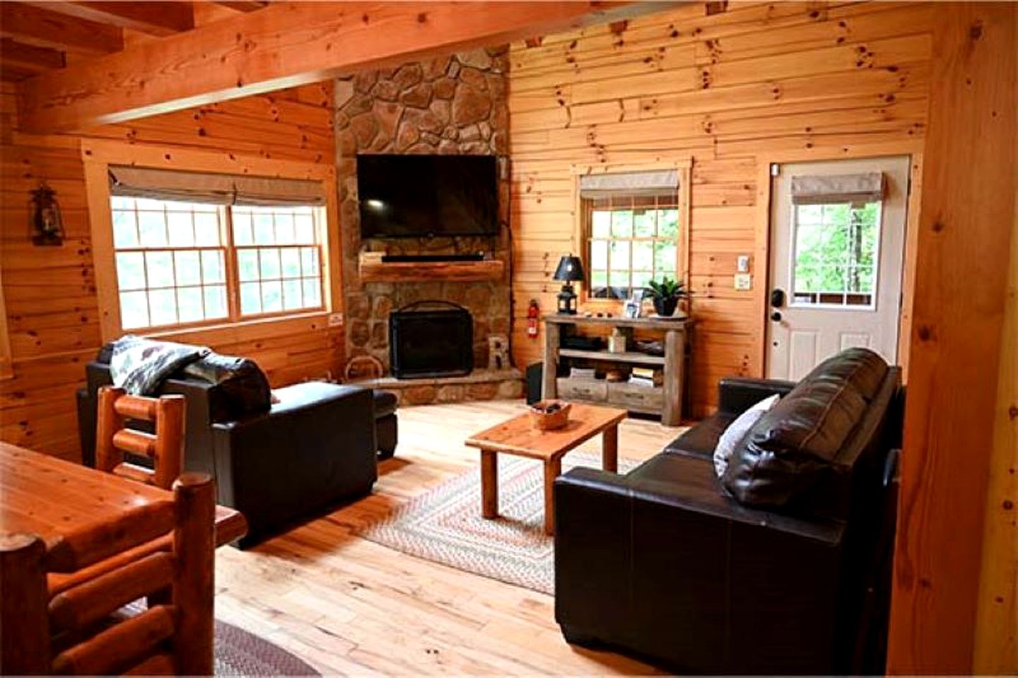 Beautiful Cabin Retreat near Hocking Hills, For Peaceful Getaways in Ohio