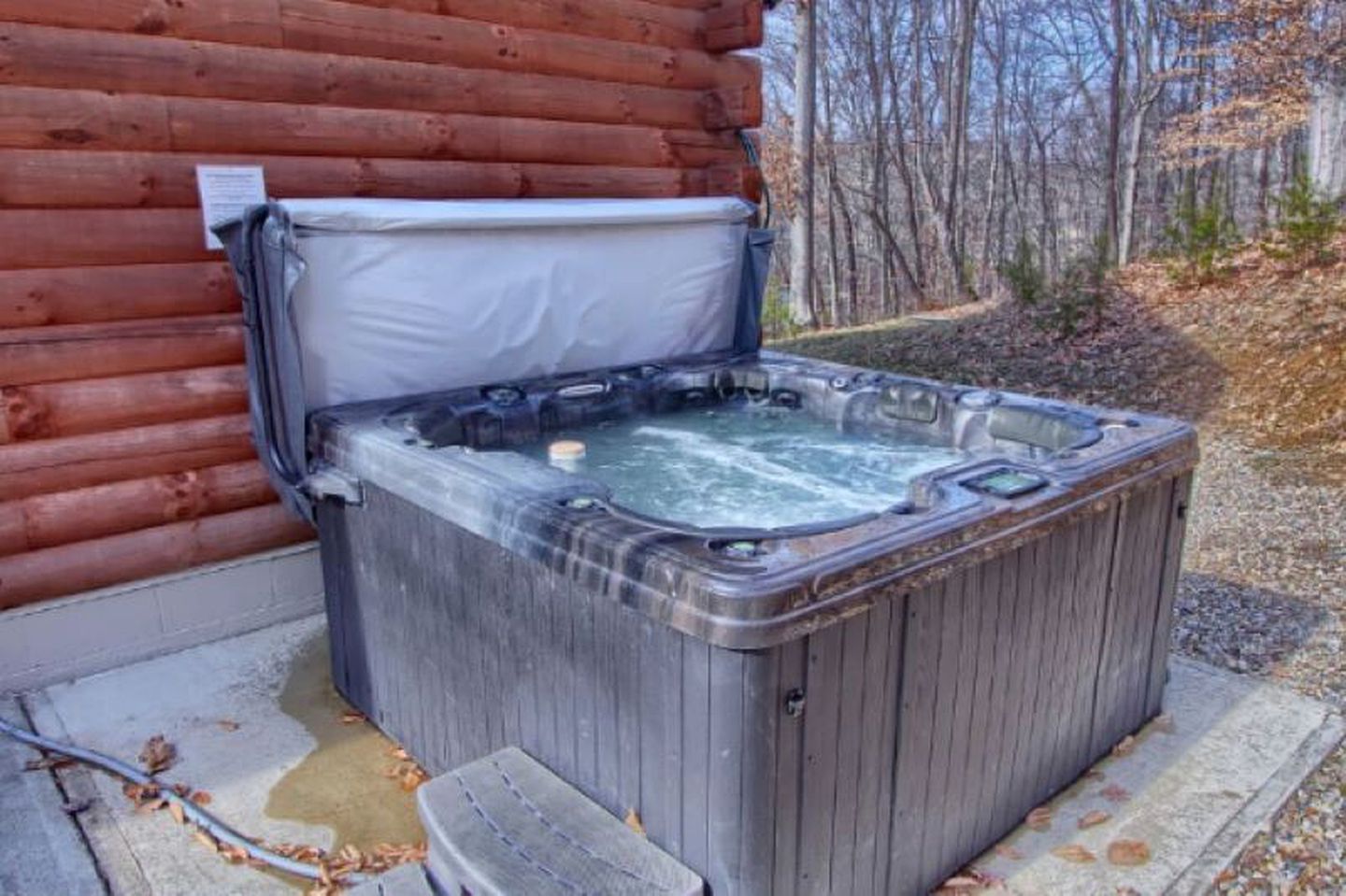 Beautiful Cabin Retreat near Hocking Hills, For Peaceful Getaways in Ohio