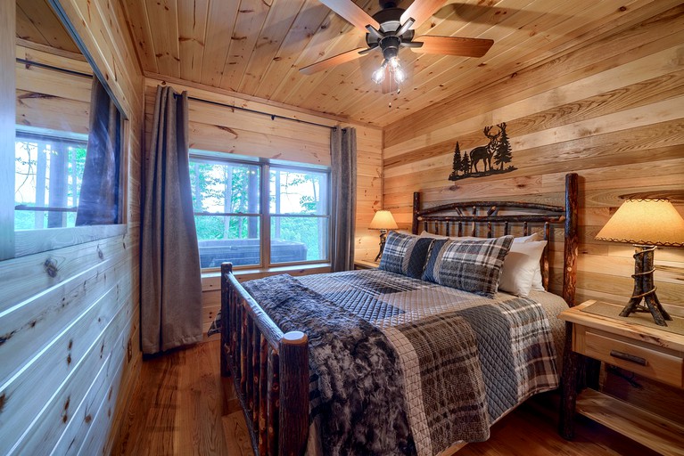 Cabins (United States of America, Logan, Ohio)
