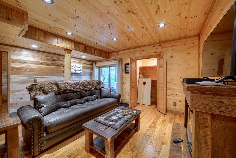 Cabins (United States of America, Logan, Ohio)