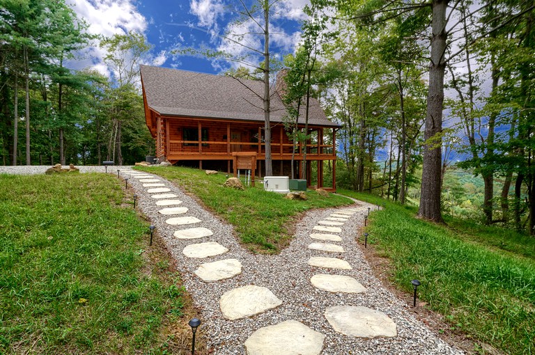 Cabins (United States of America, Logan, Ohio)