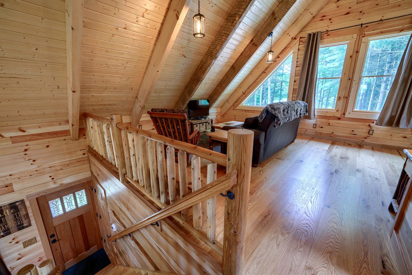 Lovely Logan Log Cabin Retreat for Family and Group Glamping in Ohio