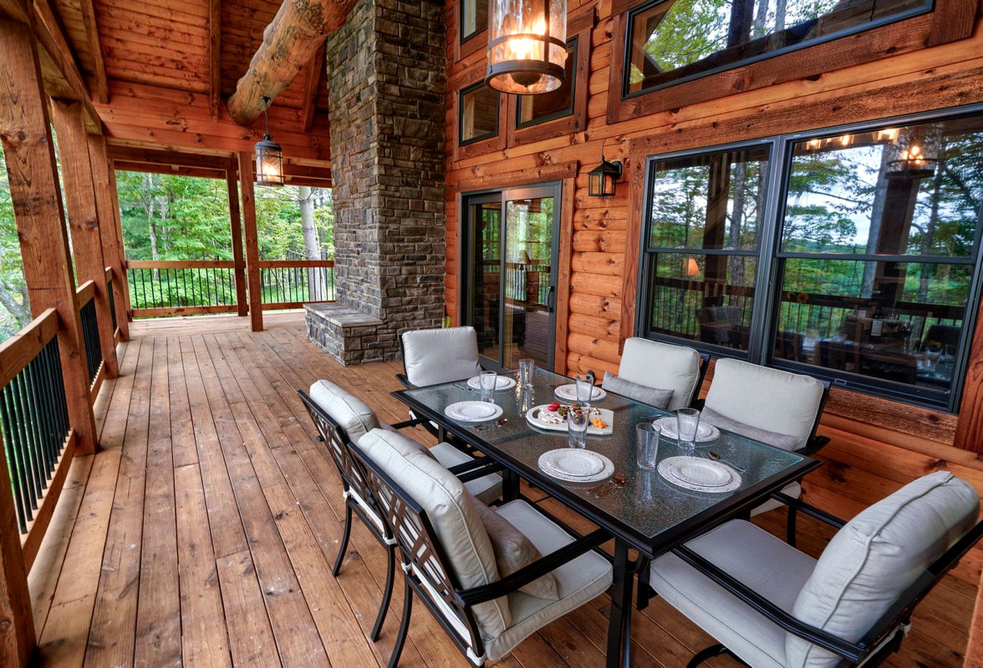 Lovely Logan Log Cabin Retreat for Family and Group Glamping in Ohio
