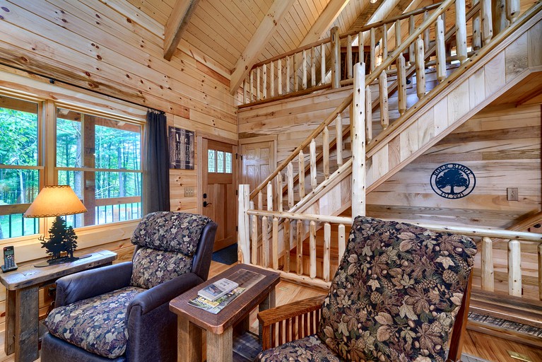 Cabins (United States of America, Logan, Ohio)