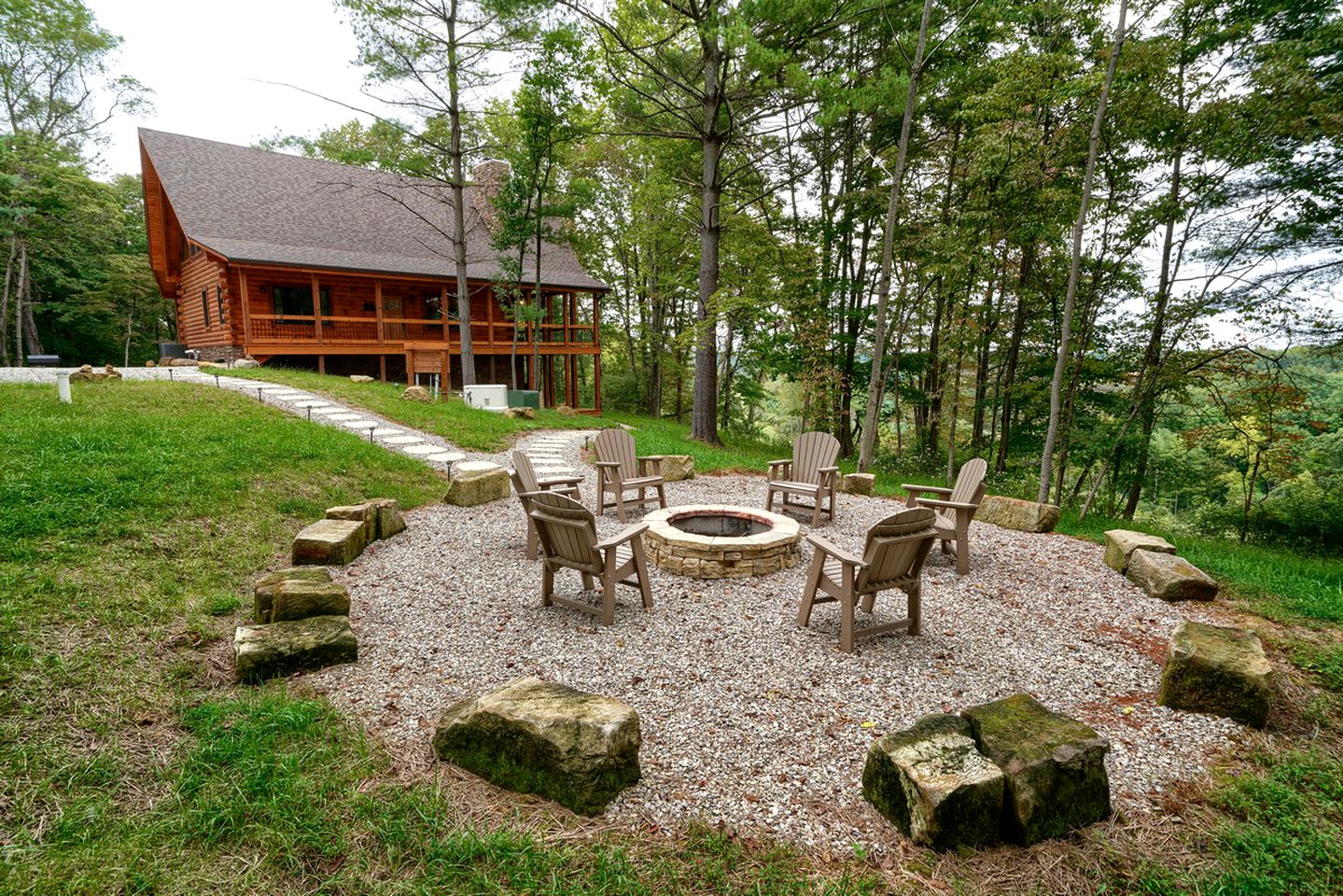 Lovely Logan Log Cabin Retreat for Family and Group Glamping in Ohio