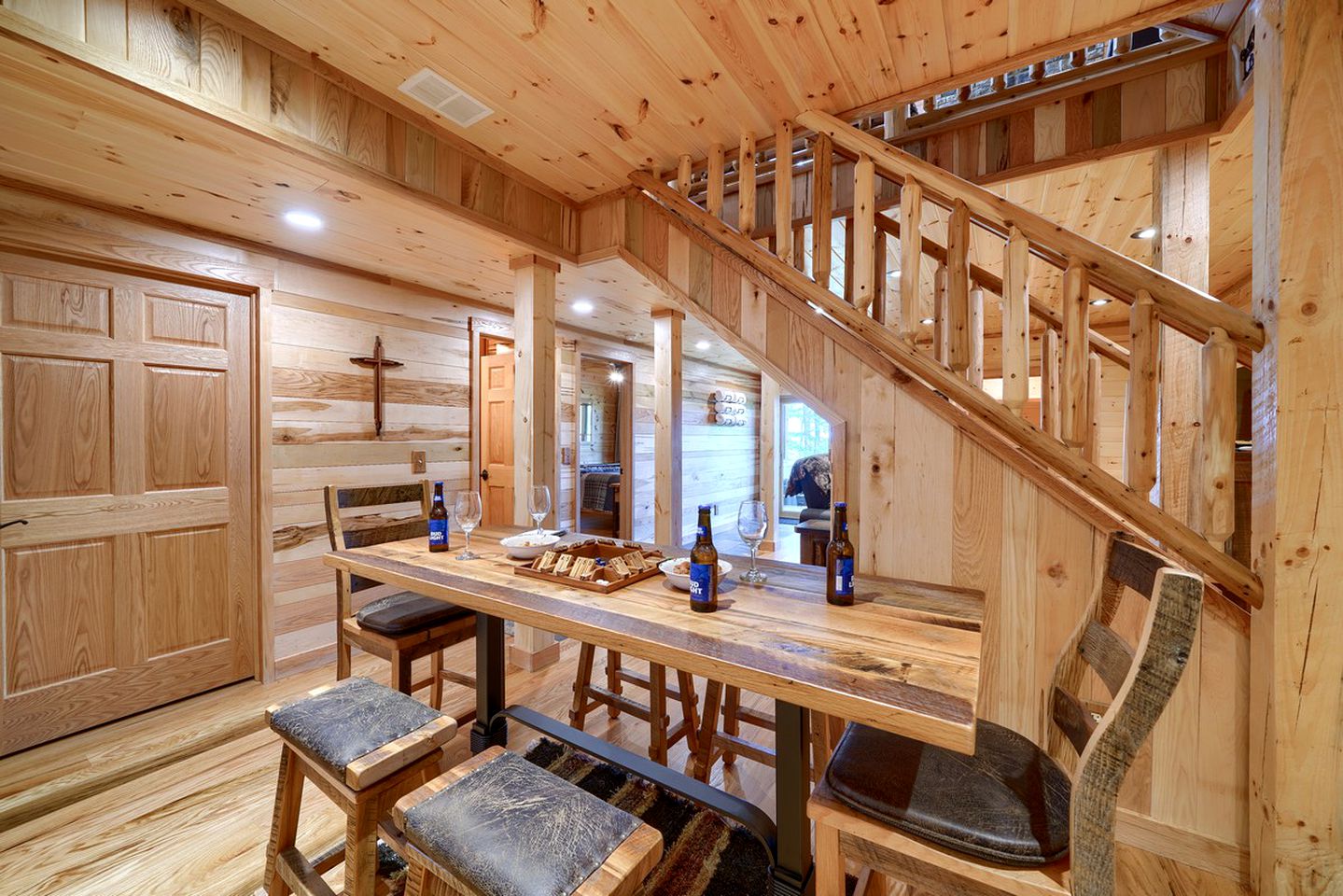 Lovely Logan Log Cabin Retreat for Family and Group Glamping in Ohio