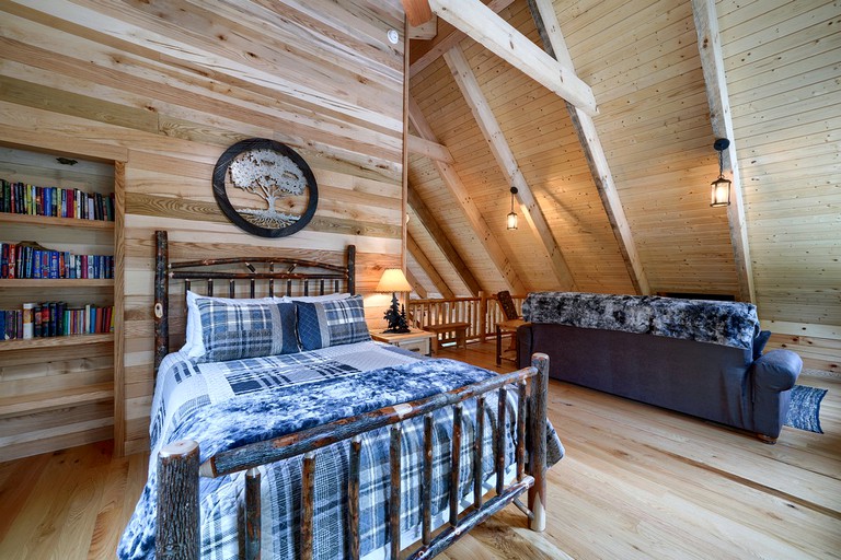 Cabins (United States of America, Logan, Ohio)