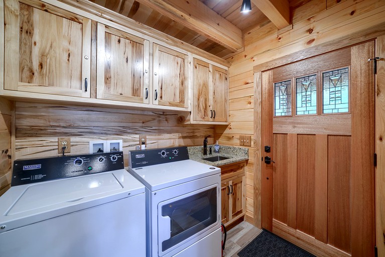 Cabins (United States of America, Logan, Ohio)