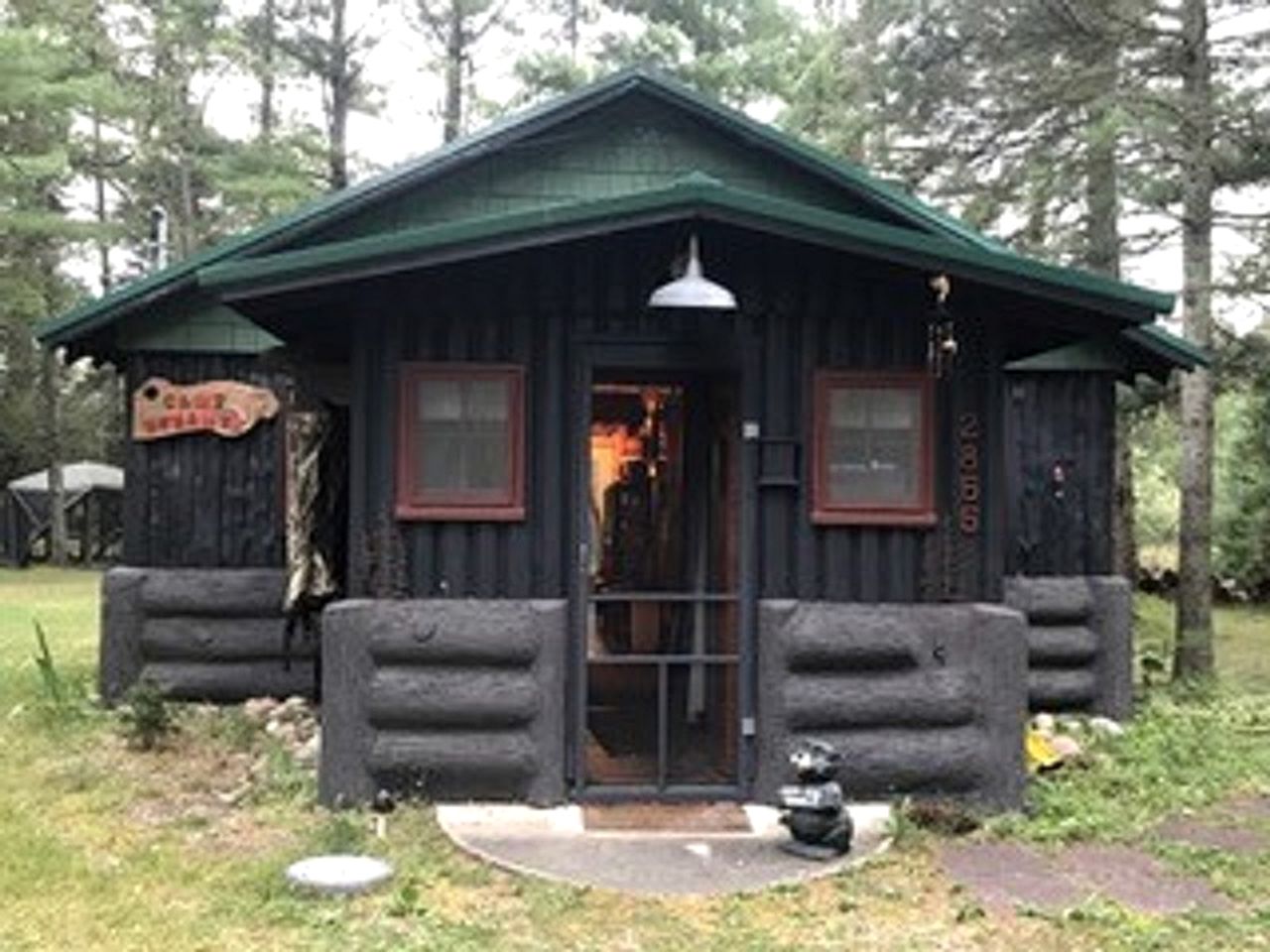 Fishing Cabin for Fun Outdoor Activities near Huron National Forest, Michigan