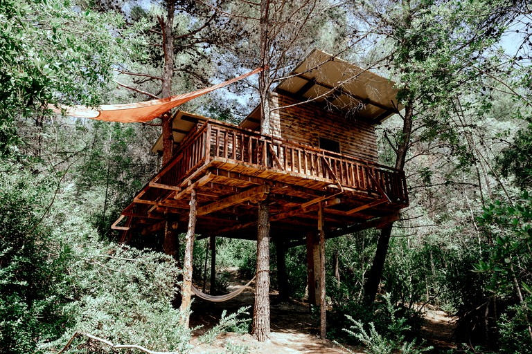 Family-Friendly Tree House with Outdoor Kitchen and Views in Croatia