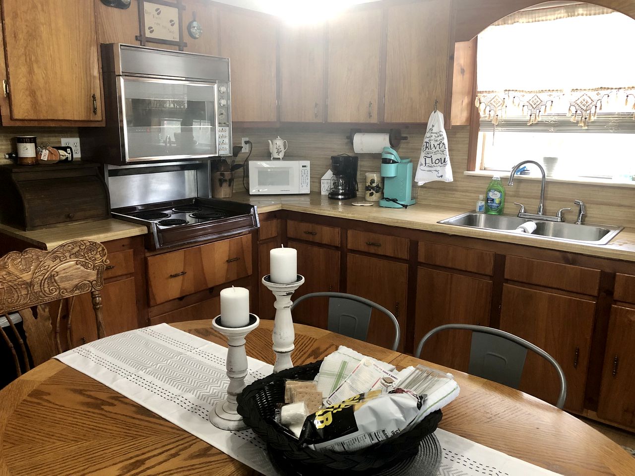 Fascinating Off-Grid River House for an Authentic Escape into Nature on the Alabama River